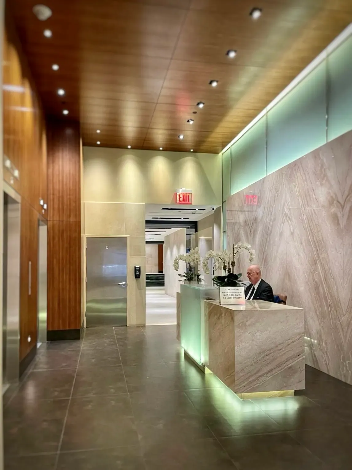 19  W  34th  ST
