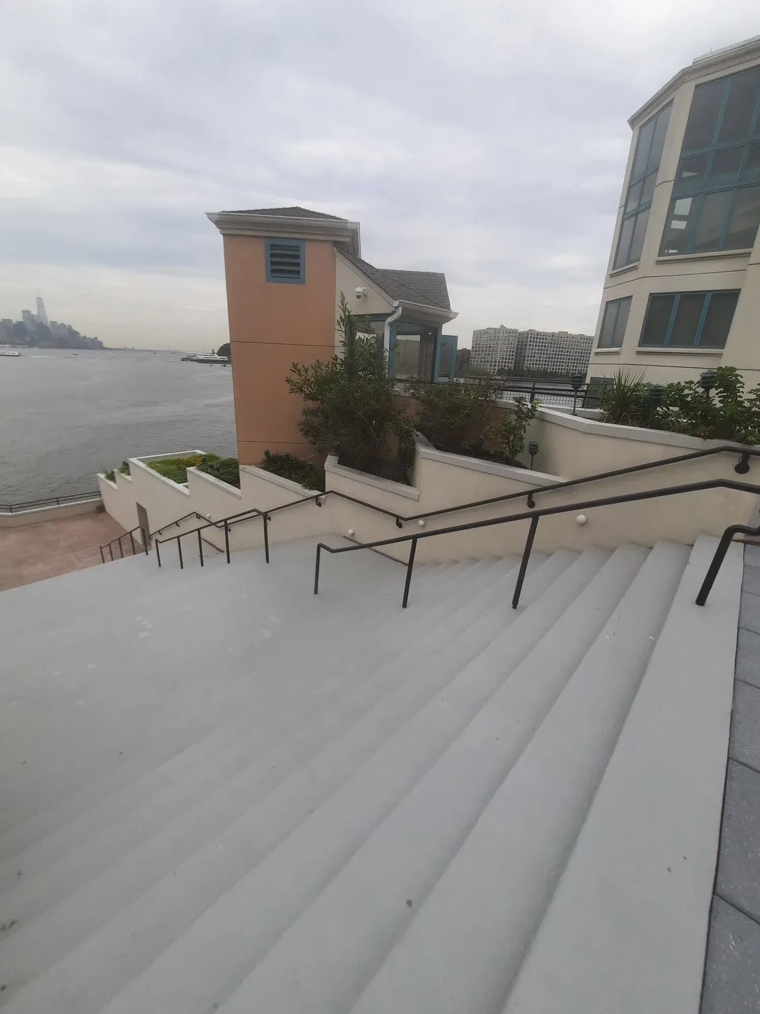 600  Harbor