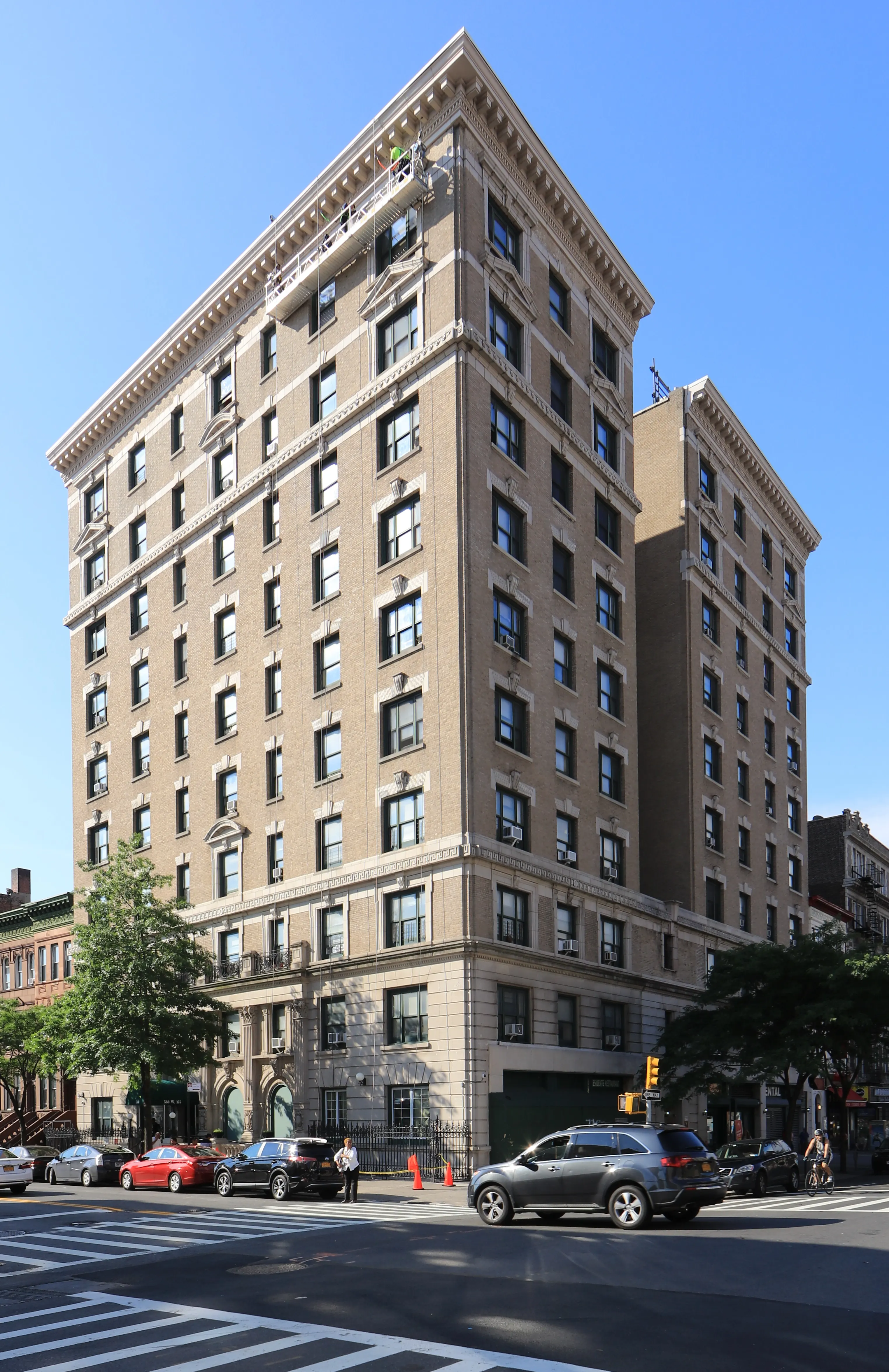 560 W 165TH ST project image